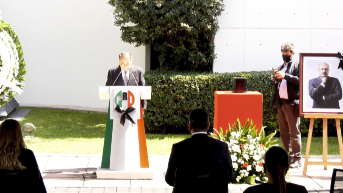 Realizan homenaje luctuoso a René Juárez Cisneros en sede del PRI