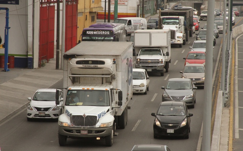 "Otras lugares donde los cobros son excesivos son la autopista México-Querétaro, todo Cuautitlán Izcalli, Coacalco, Naucalpan y Atizapán". (Especial)
