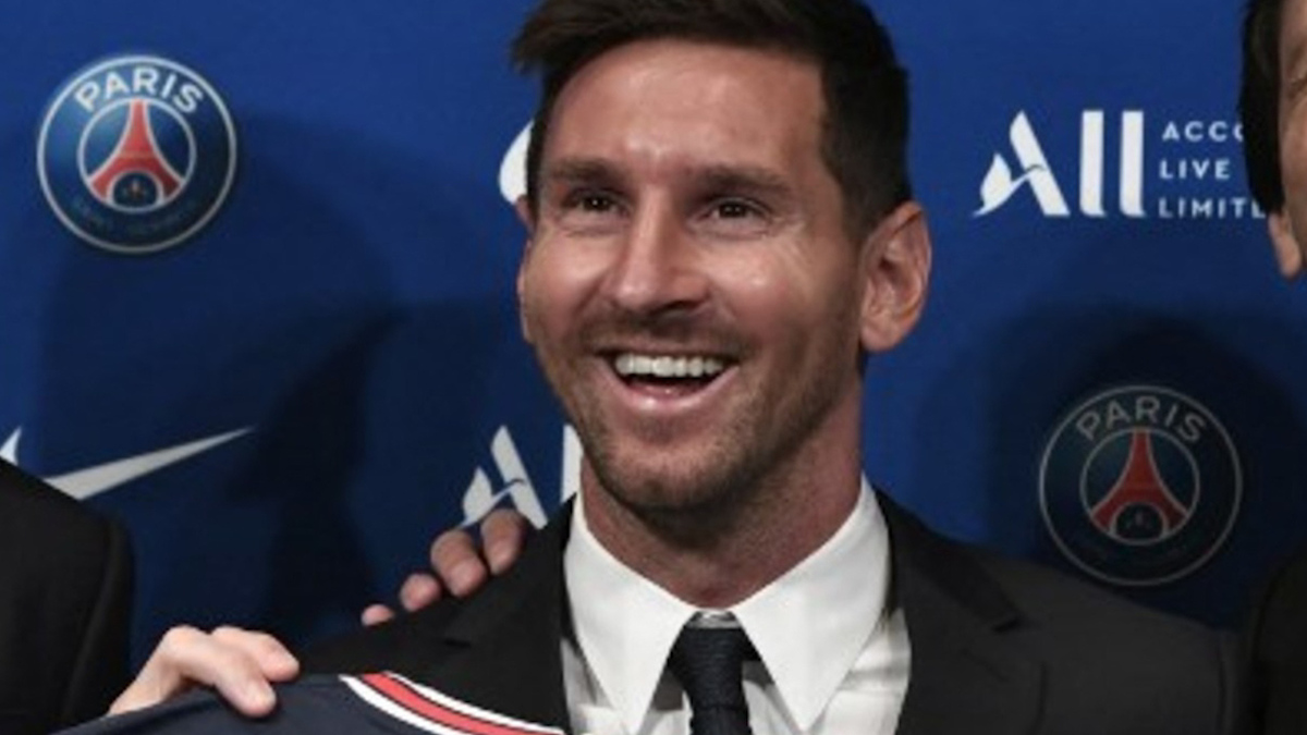 Messi se emociona con plantel del PSG tras su presentación: "los mejores del mundo"