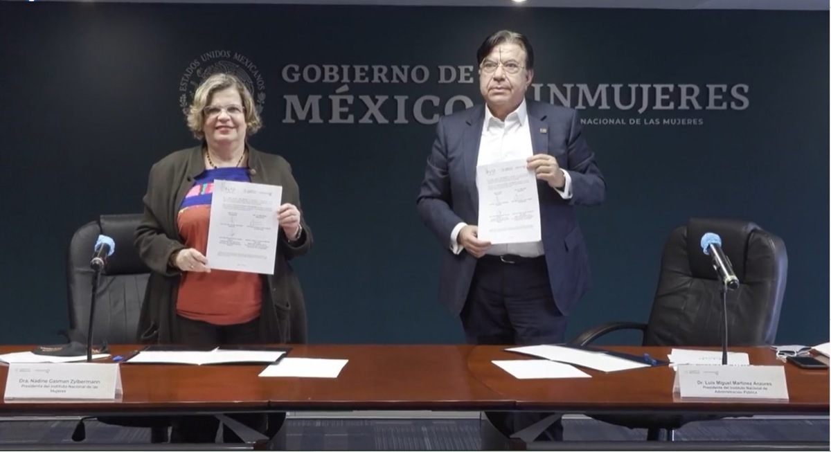 La presidenta del Inmujeres, Nadine Gasman Zylbermann y  el presidente del INAP, Luis Miguel Martínez Anzures