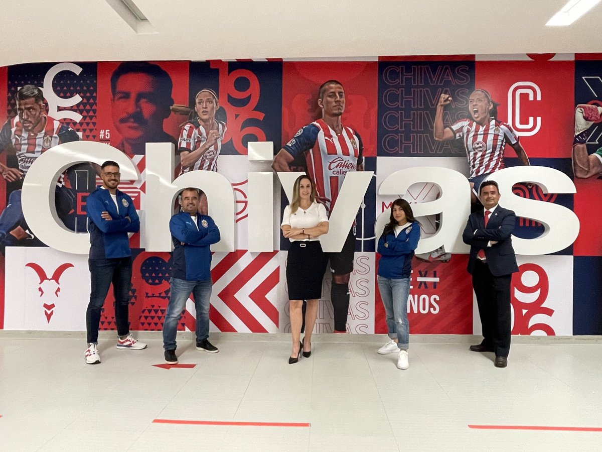 Chivas presentó su proyecto de fuerzas básicas para el futbol femenil. (Cortesía)