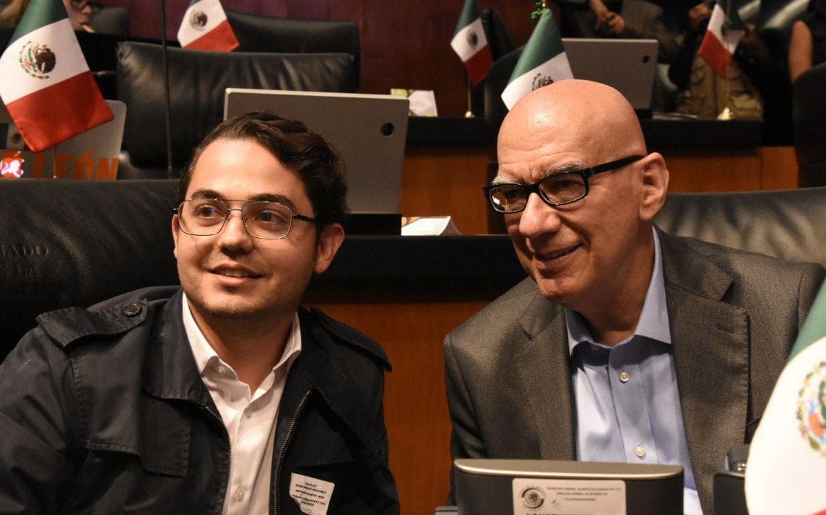 Dante Delgado (derecha), coordinador de Movimiento Ciudadano en el Senado. | Twitter