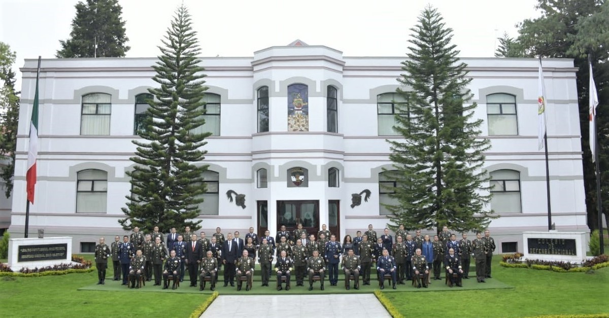 Este jueves, 46 militares y civiles se graduaron de la Maestría de Seguridad Nacional en la Universidad del Ejército y Fuerza Aérea (Especial)