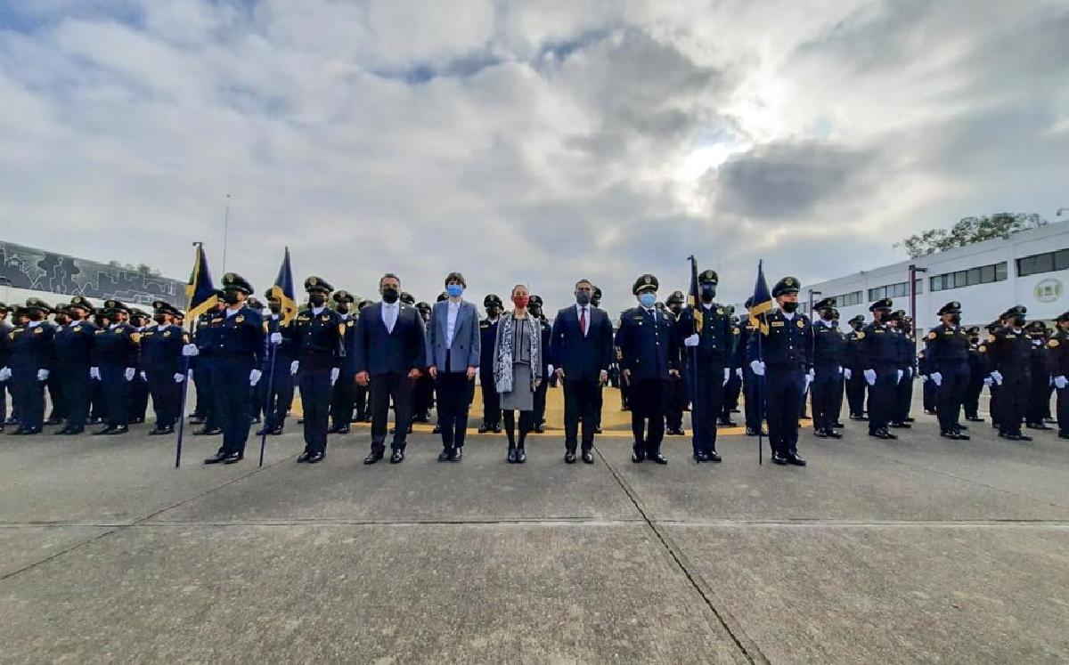 La mandataria capitalina encabezó la graduación de la generación 279 de la Universidad de la Policía. (Especial)