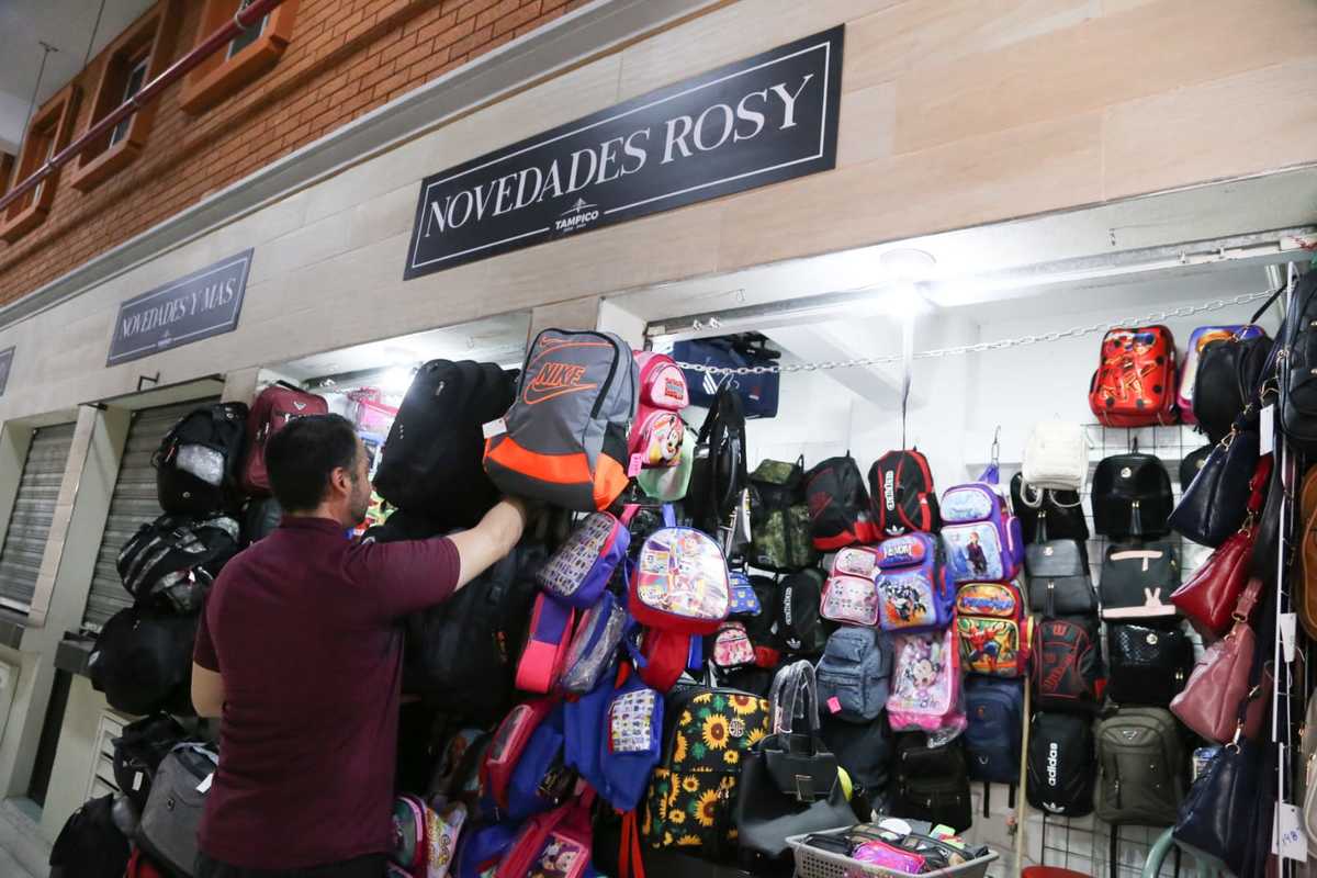 Negocios de artículos relacionados al regreso a clases confían en levantar ventas (Yazmín Sánchez)