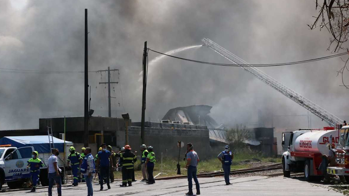 Resguardan planta de Protexa tras incendio y explosión