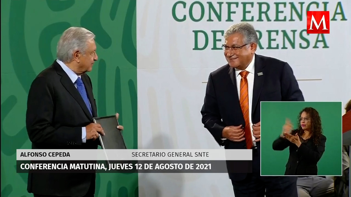SNTE entrega a AMLO compromiso para reanudar clases presenciales