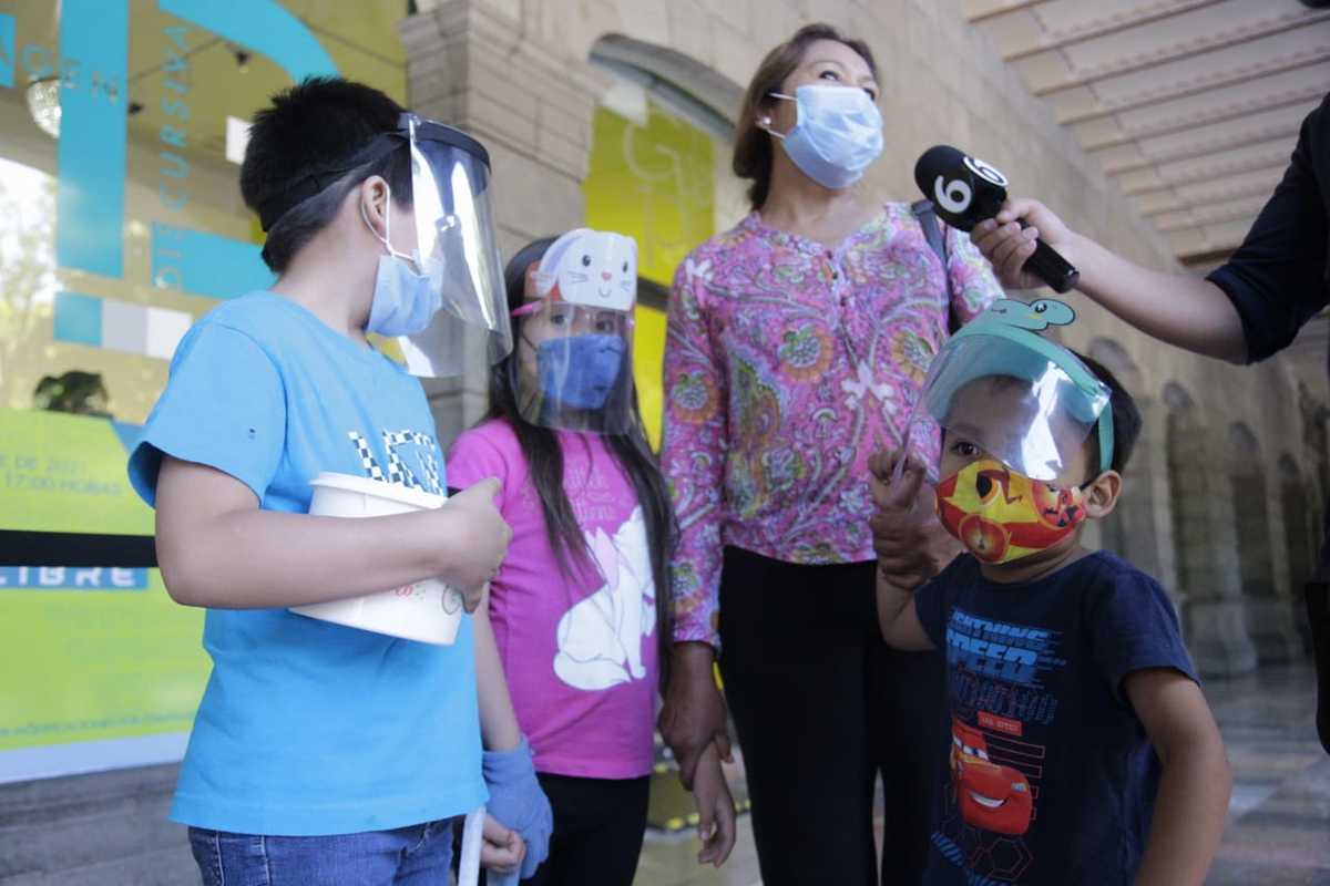 Familias poblanas refuerzan medidas de prevención contra el covid-19 | Andrés Lobato
