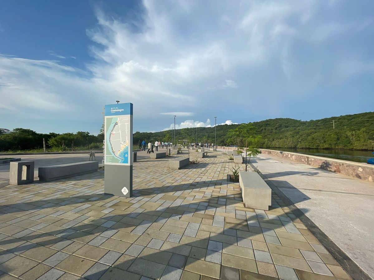 Malecón de Punta Perula en Jalisco (Karla Victoria Rodríguez)
