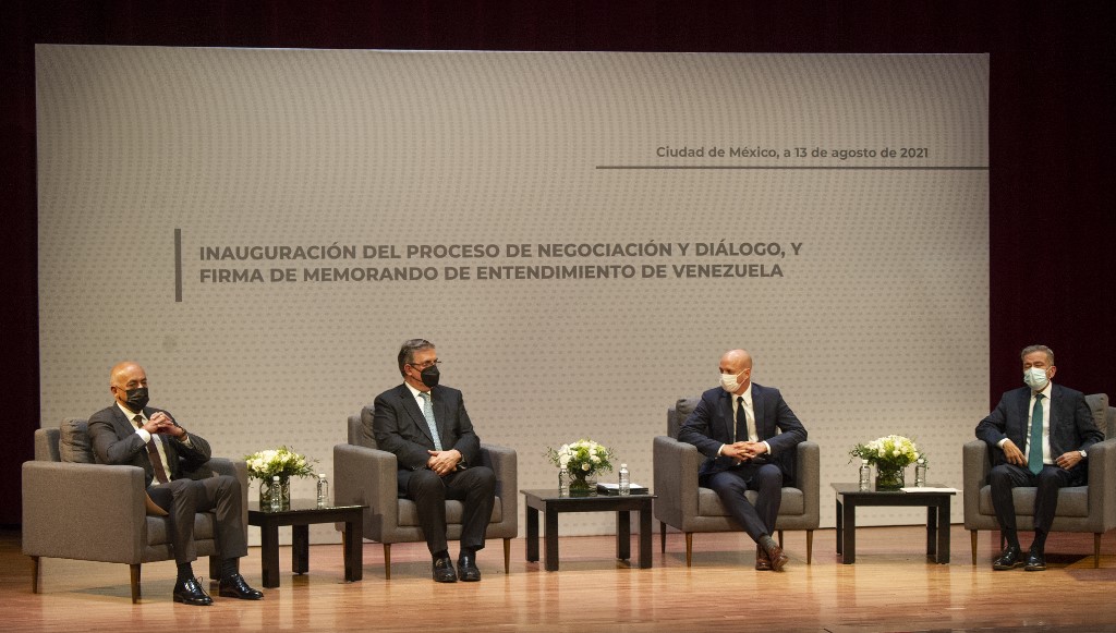 La mesa de negociación entre la oposición y el gobierno venezolano se realizó en el Museo Nacional de Antropología. (AFP)