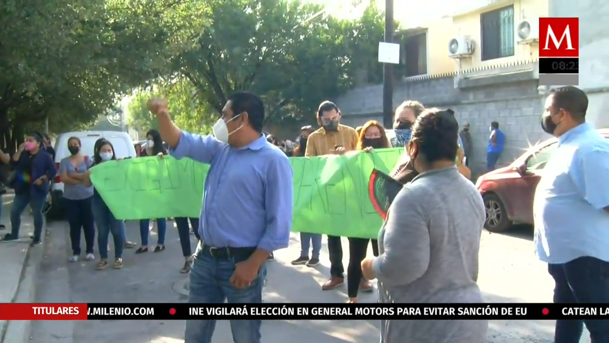 Protestan maestros de secundaria en NL; piden transparencia en plazas