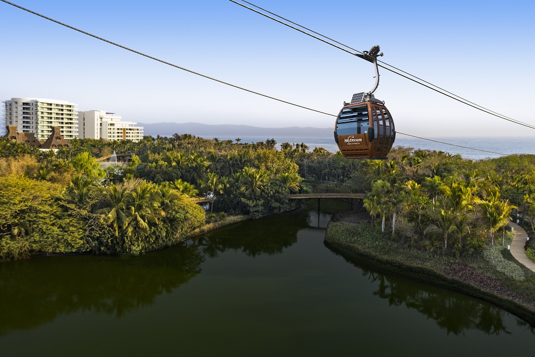SkyDream Parks Gondola es el primer teleférico de todo el mundo en un resort de playa.