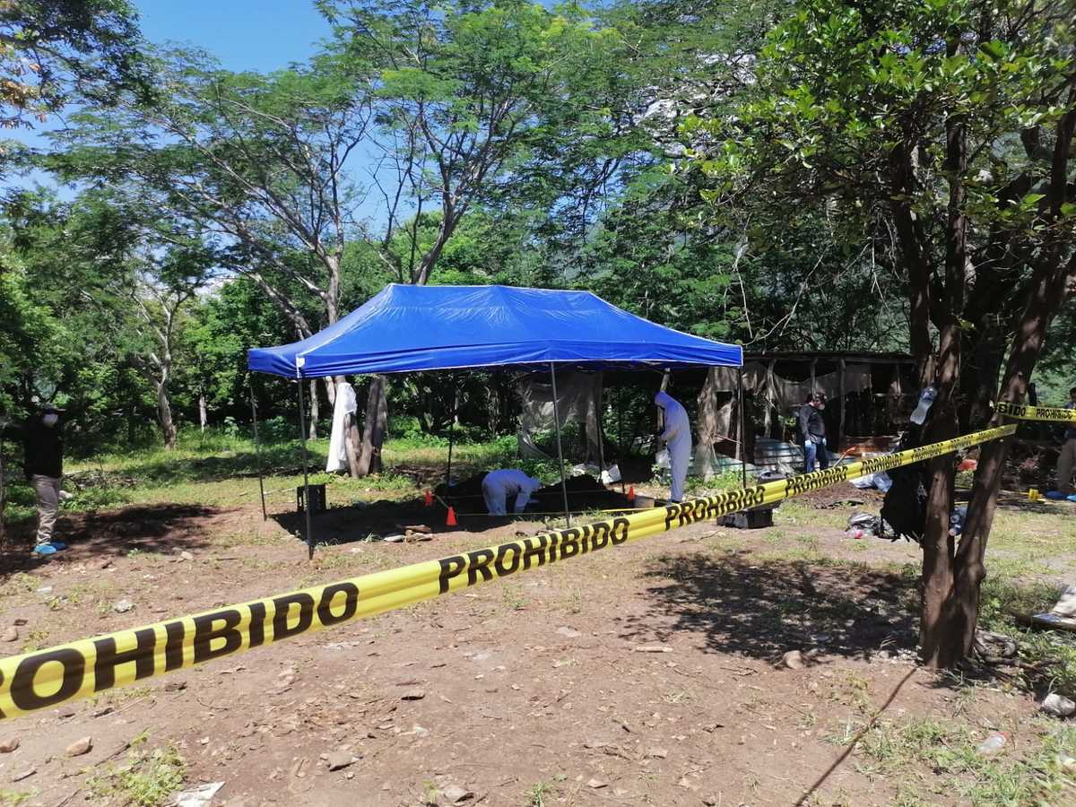 Fosas clandestinas en Colima. (Especial)