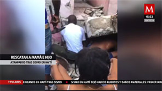 Rescatan a mamá e hijo en Haiti