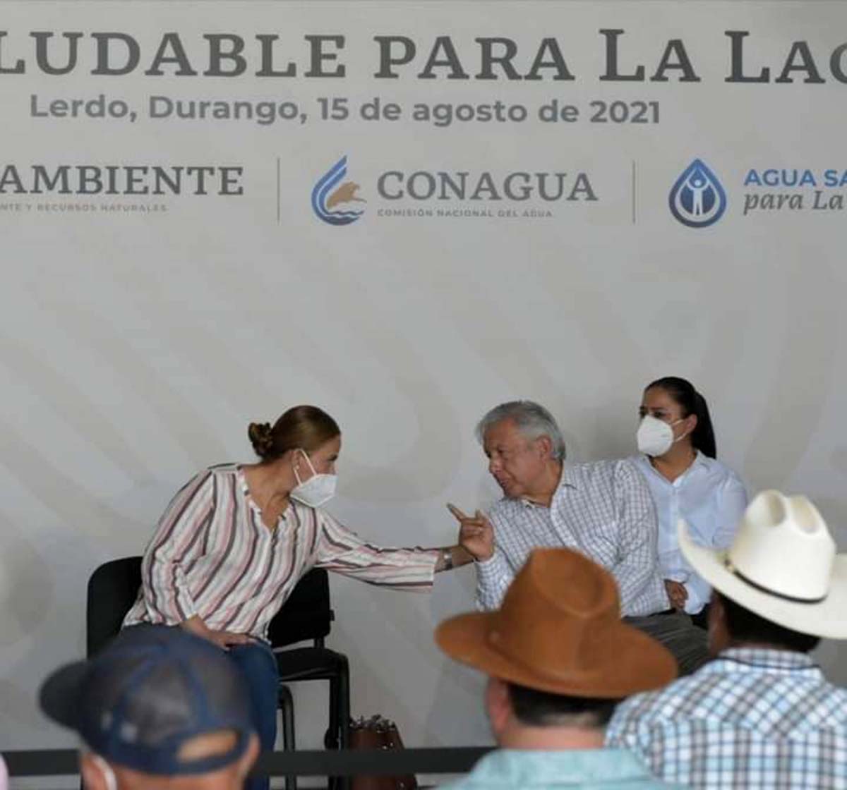 Alcaldesa de  Gómez Palacio y el presidente de México. (Especial)