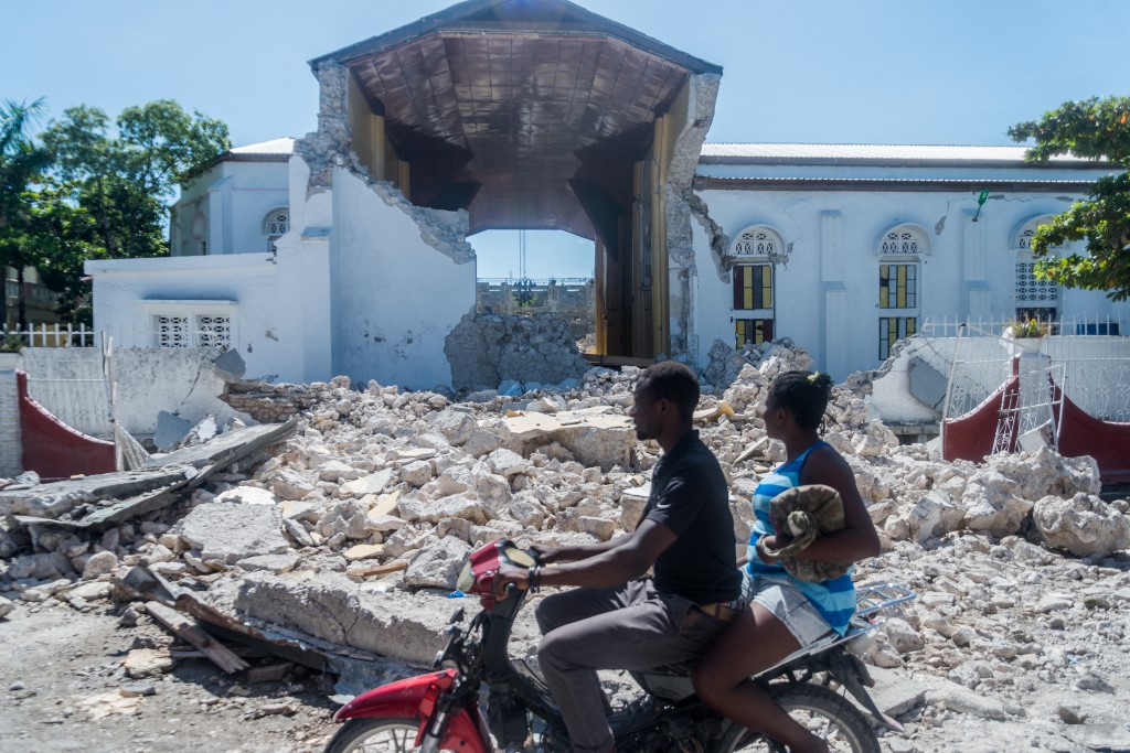 Se siguen los trabajos de rescate y remoción de escombros en Haití tras terremoto de magnitud 7.2 (AFP)