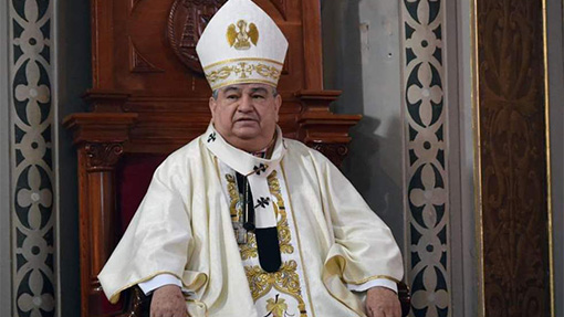 Arzobispo de Morelia continúa grave, pero con avances