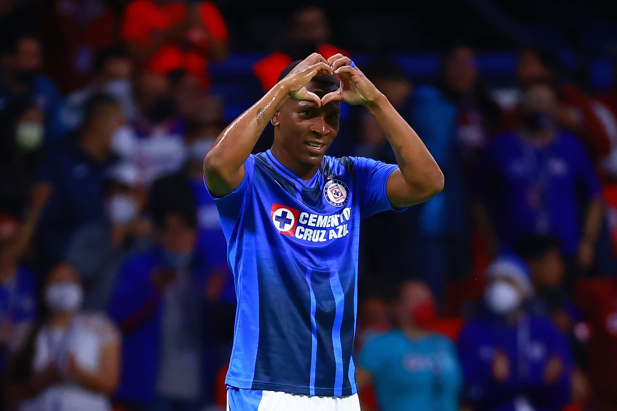 Bryan Angulo, delantero de Cruz Azul (Imago7)