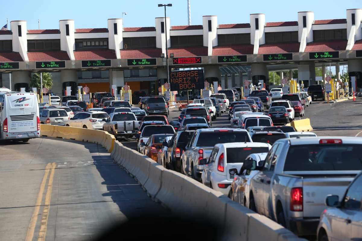 Caravanas escoltadas y cruces de media hora, el común denominador de una frontera cerrada. Foto: Raúl Palacios