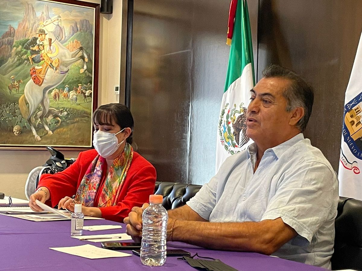 En el evento también estuvo la Secretaria de Educación, María de los Ángeles Errisúriz.  Foto: Especial