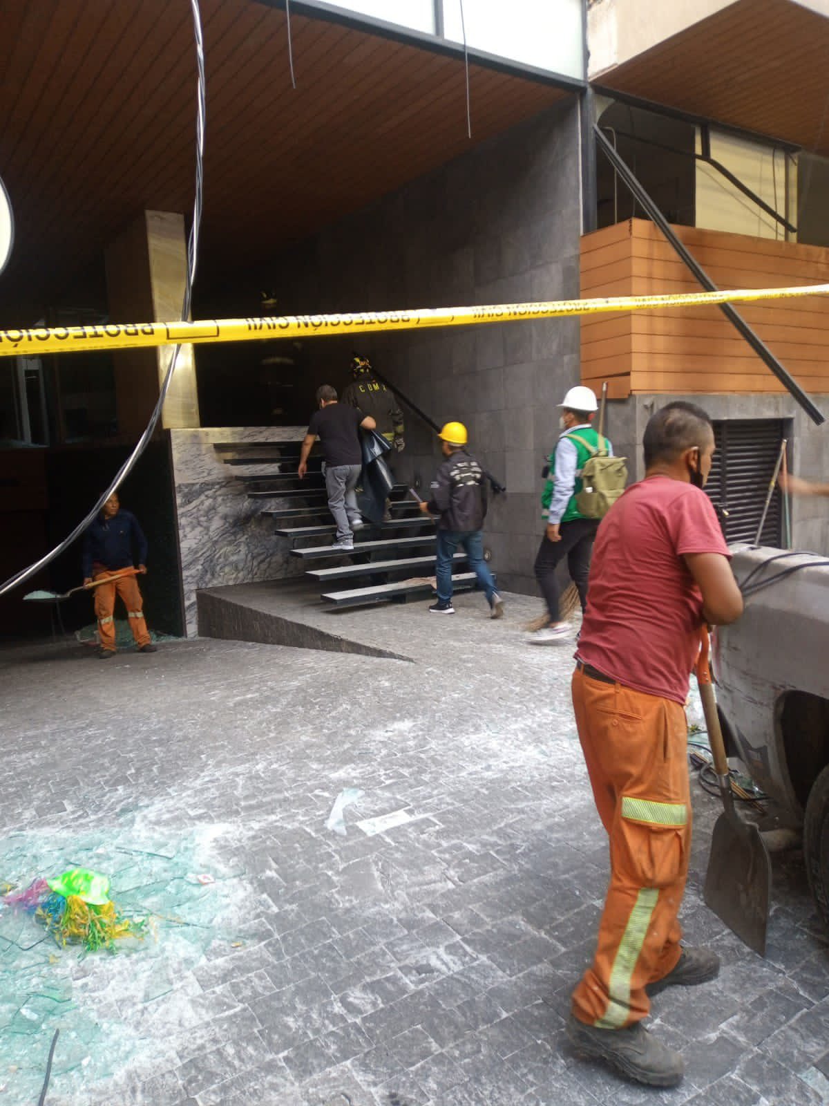 Ingresaron para recoger sus documentos | Twitter/@Bomberos_CDMX