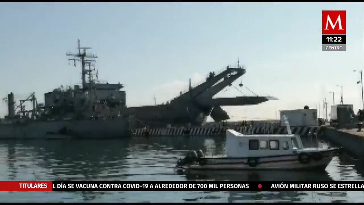 Cargan buque con ayuda humanitaria para Haití