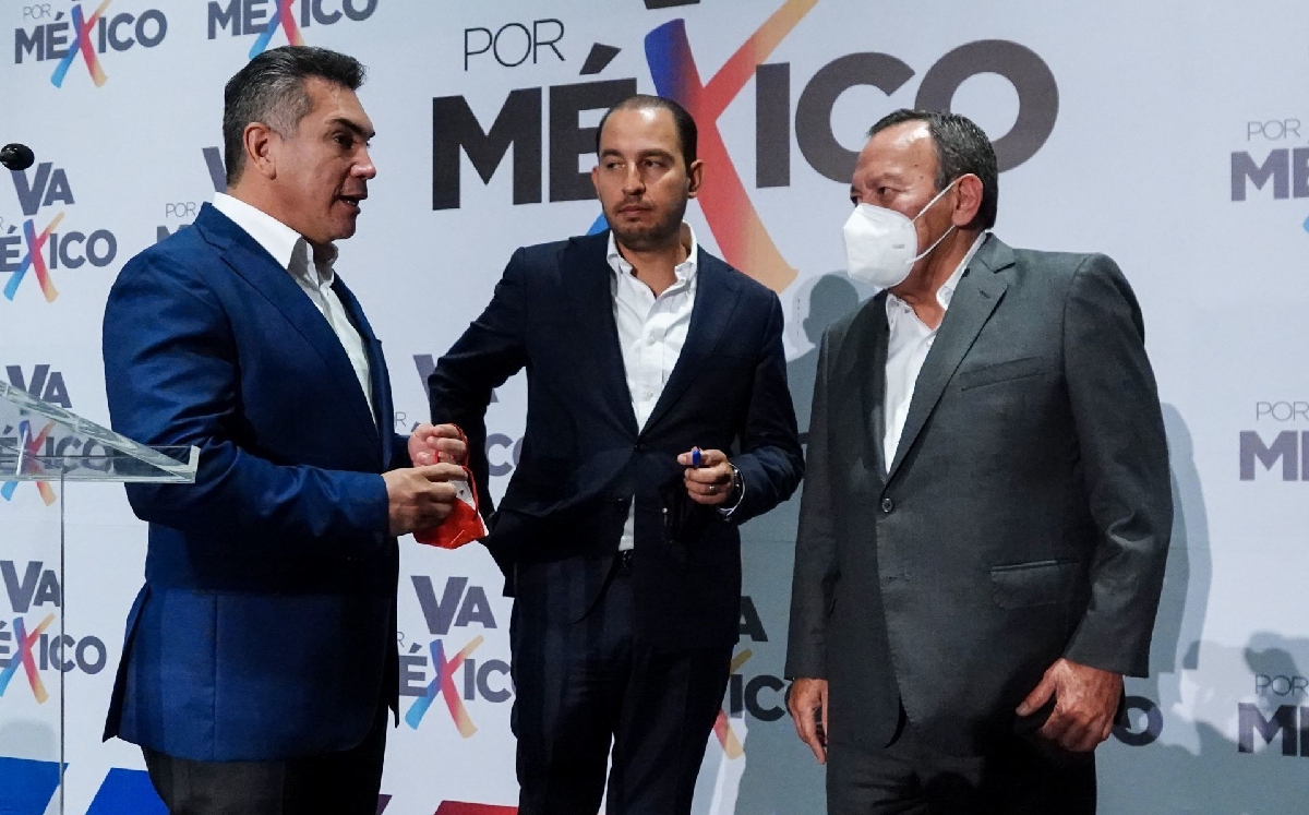 Los dirigentes nacionales del PAN, Marko Cortés; del PRI, Alejandro Moreno, y del PRD, Jesús Zambrano. (Cuartoscuro)