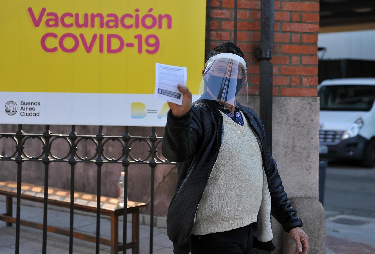 EU ayudará a que países de bajos recursos puedan vacunarse. (EFE)