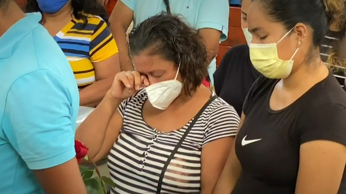 Madre de José Eduaro Ravelo acude a SEGOB
