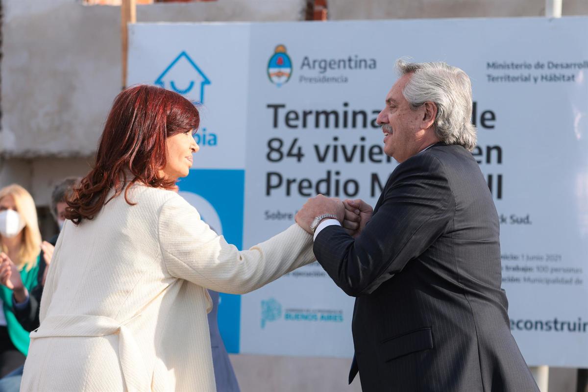 El presidente de Argentina, Alberto Fernández, junto a la vicepresidenta Cristina Fernández de Kirchner. (EFE)