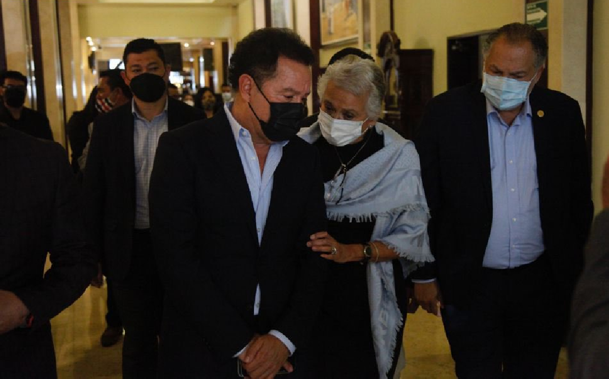 La secretaria junto con el legislador de Morena Ignacio Mier, tras su reunión. (@NachoMierV)