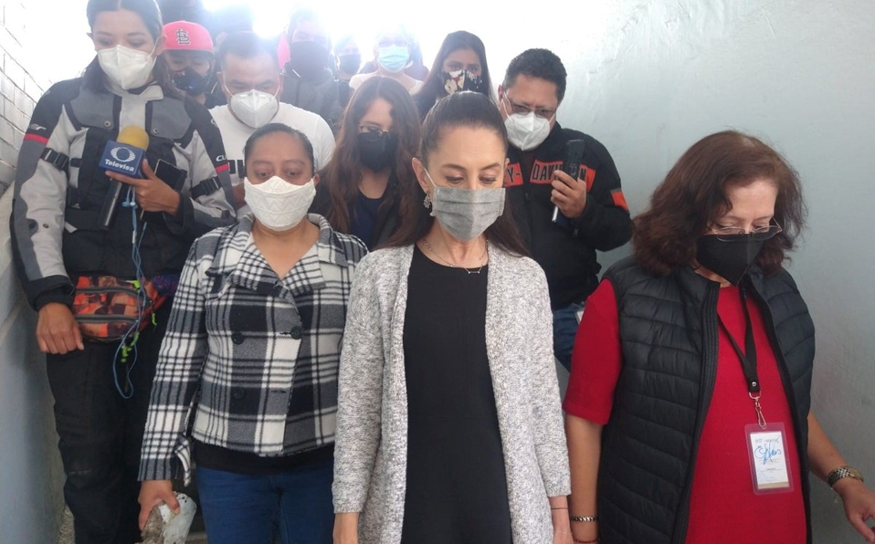 Papás de escuela en Cuajimalpa bloquean la México-Toluca; Sheinbaum