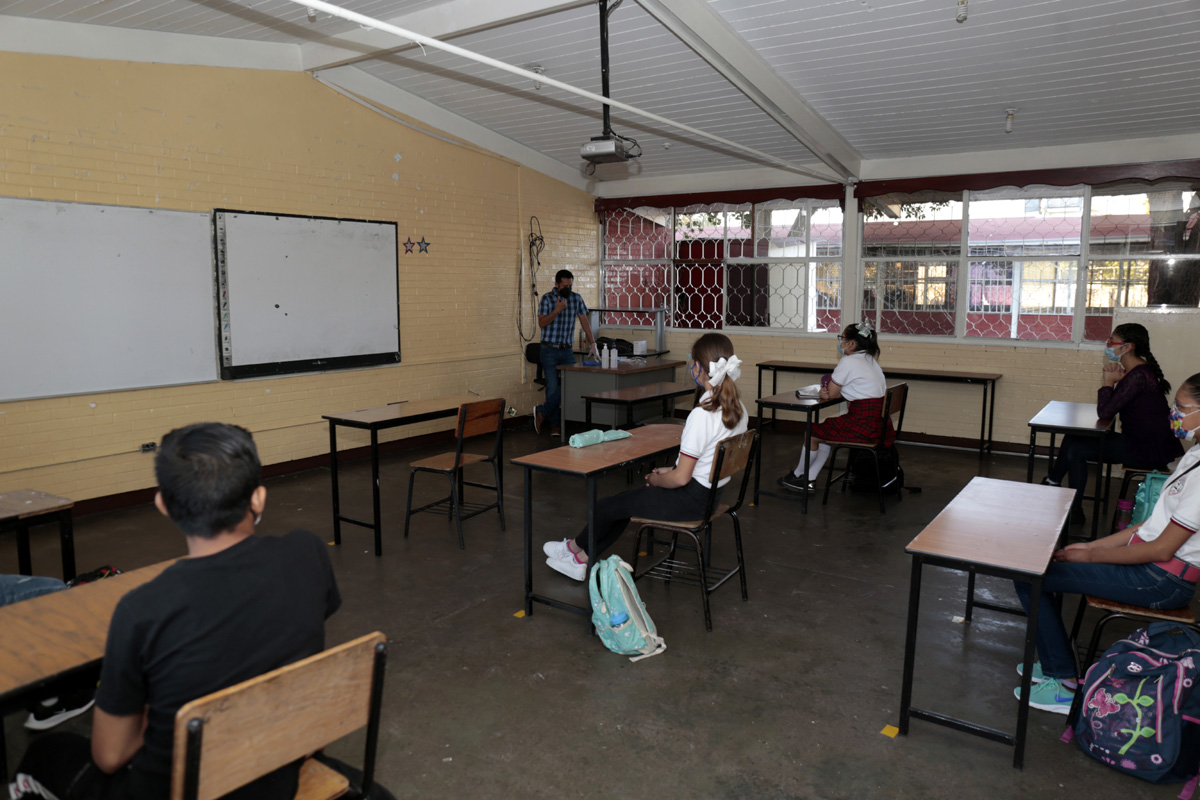 Regreso a clases híbridas en Coahuila. (Mauricio Román)