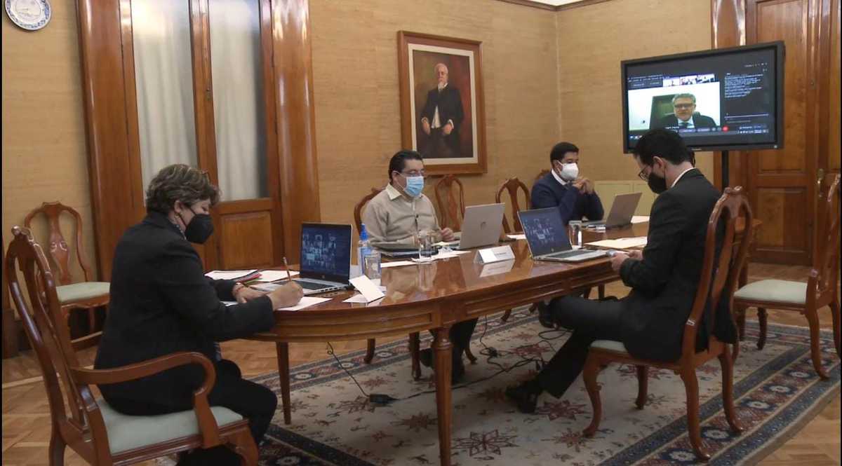 Reunión virtual de Delfina Gómez con la Conago | Especial