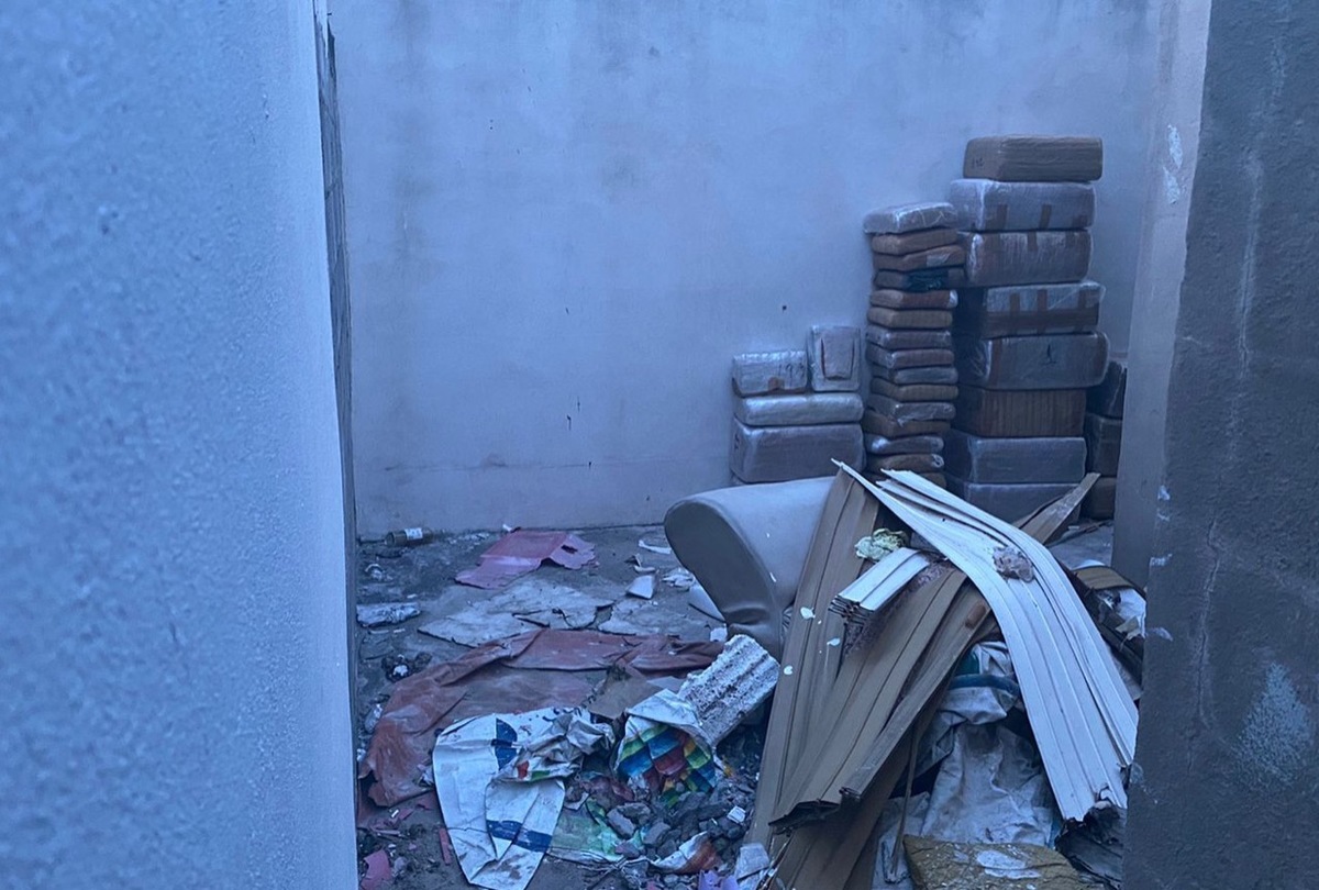 Un total de 33 paquetes fueron encontrados en la casa abandonada
