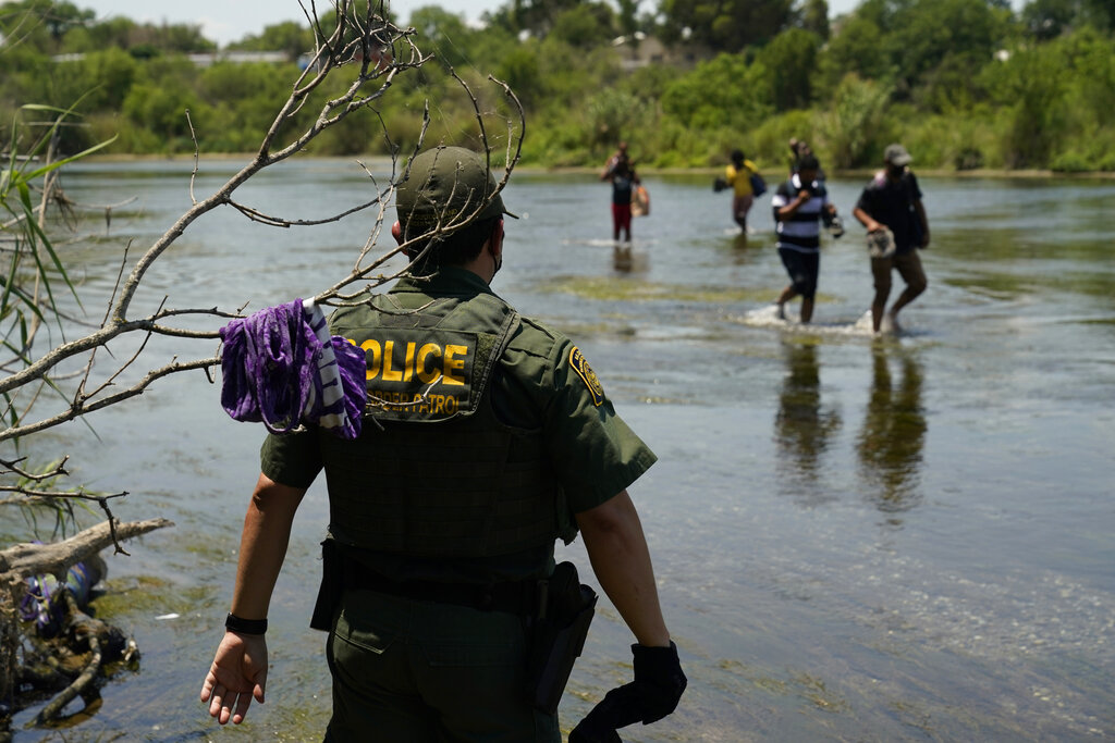 La crisis migratoria se ha disparado tras el inicio de la administración de Joe Biden. (AP)