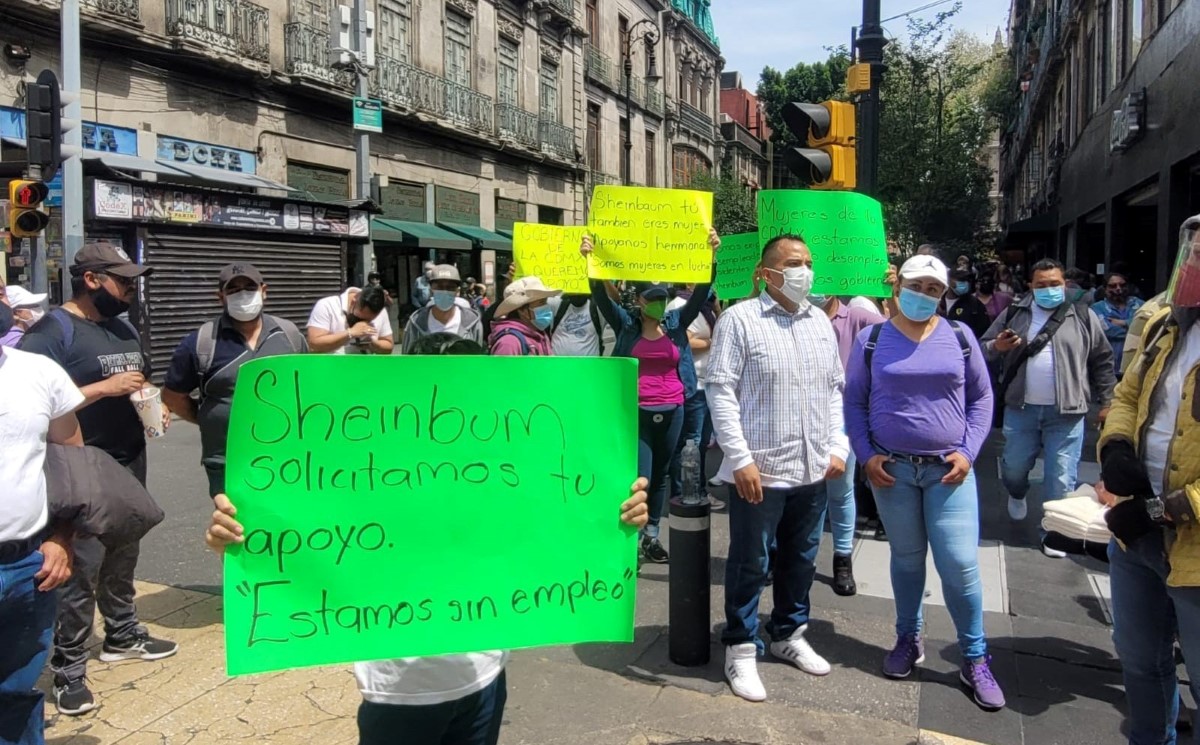 Los manifestantes llegaron a la calle Palma tras marchar desde el Metro Hidalgo. | Ramón Ramírez