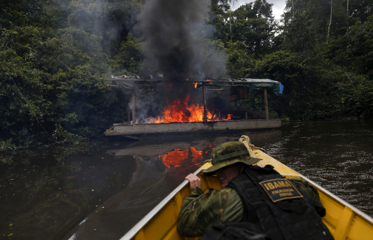 Se han reportado 2312 sitios con actividad minera ilegal y 245 áreas de extracción de oro, diamantes y coltán. | Reuters