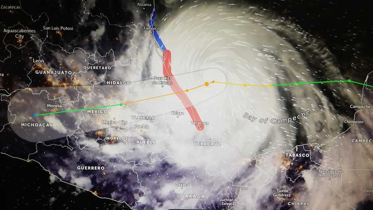 Imagen del radar con la trayectoria de Grace en su ingreso por el Golfo de México. (Especial)