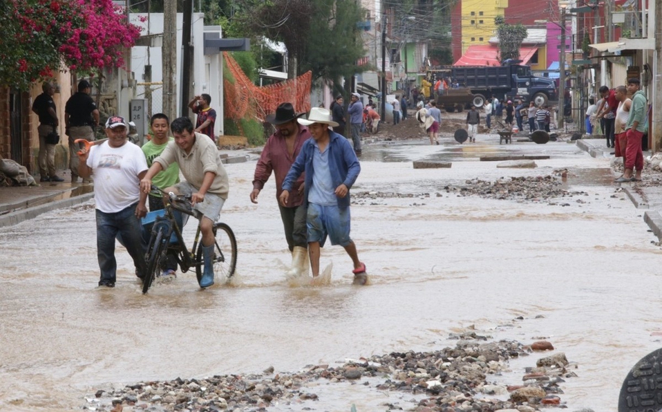 Reportan afectaciones en 21 municipios de Veracruz