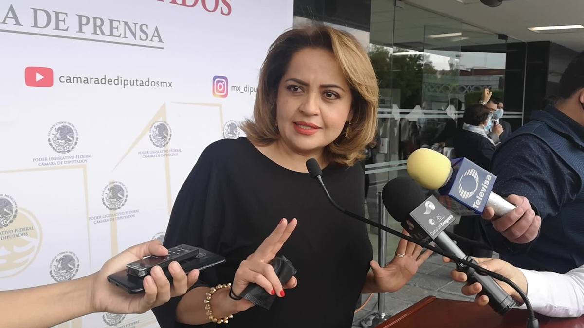Ana Lilia Herrera.