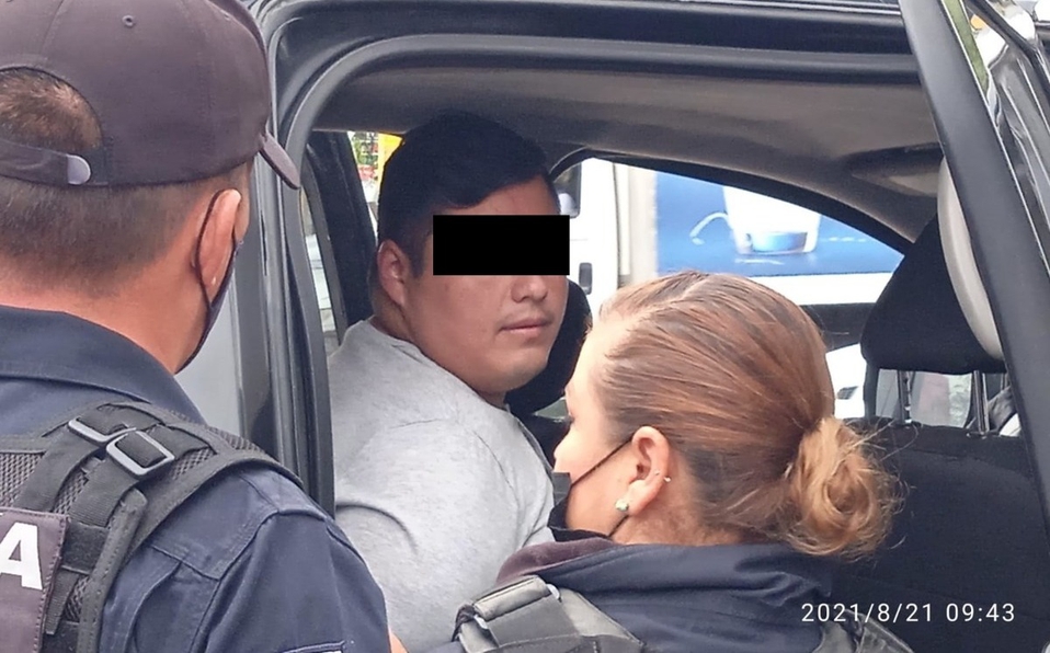 Hombre atropella a dos trabajadores en Aguascalientes; fue detenido