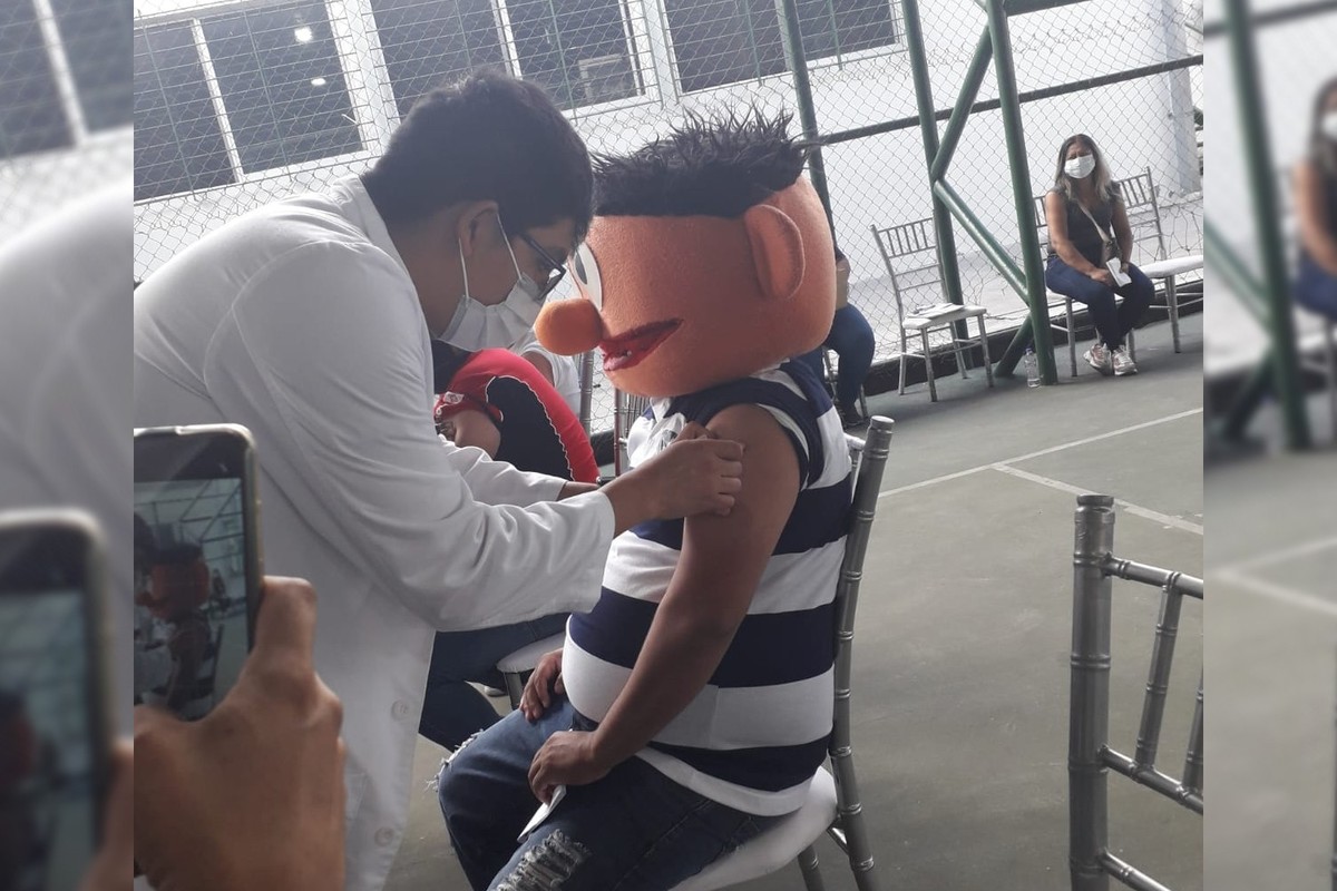 Así fue a que le pusieran la vacuna. Foto: Especial