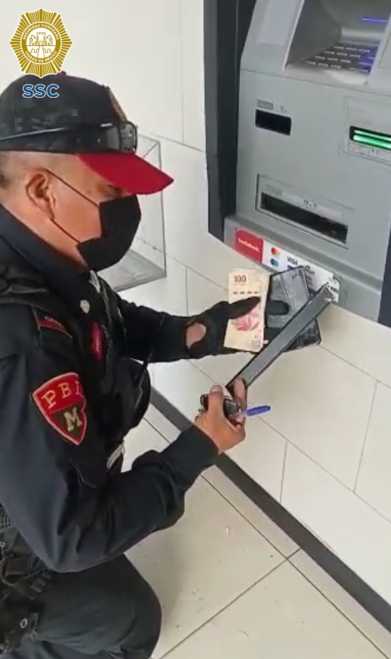 En el cajero se había colocado una regleta. (Especial)