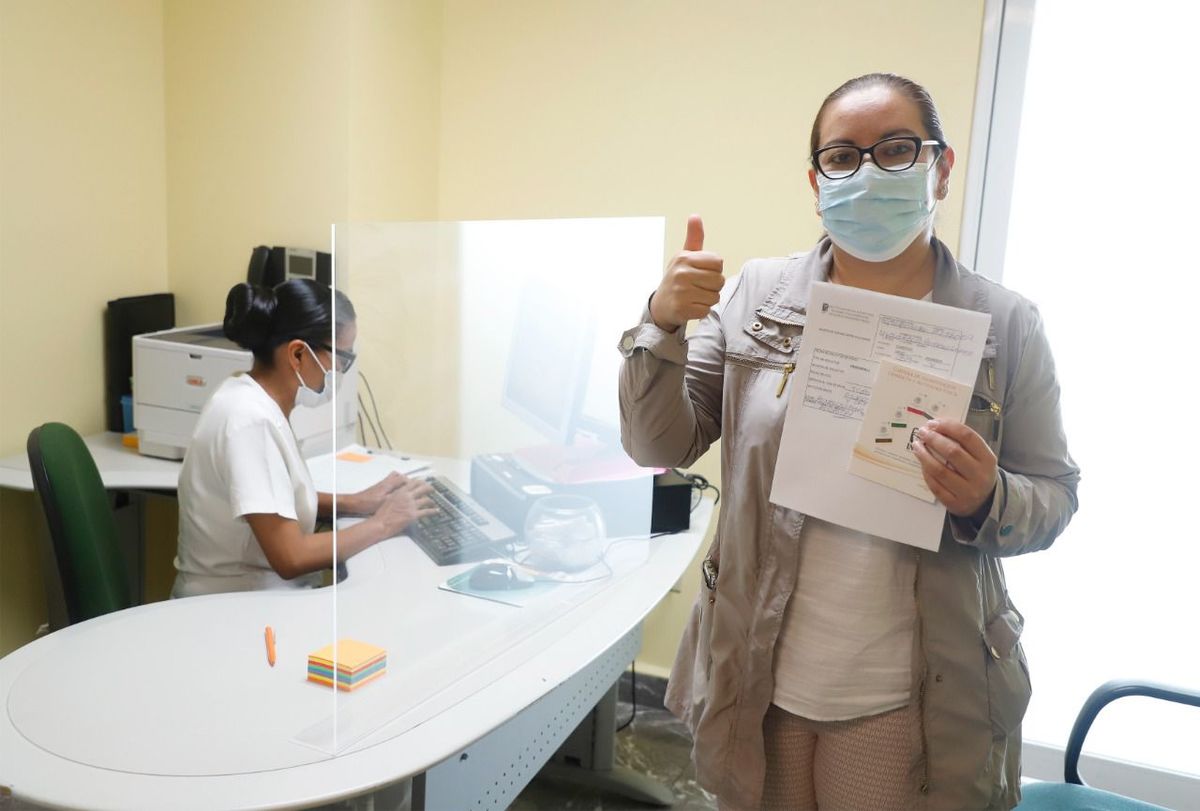 IMSS exhorta a la población a vacunarse contra covid-19 y no bajar la guardia. Foto: Especial