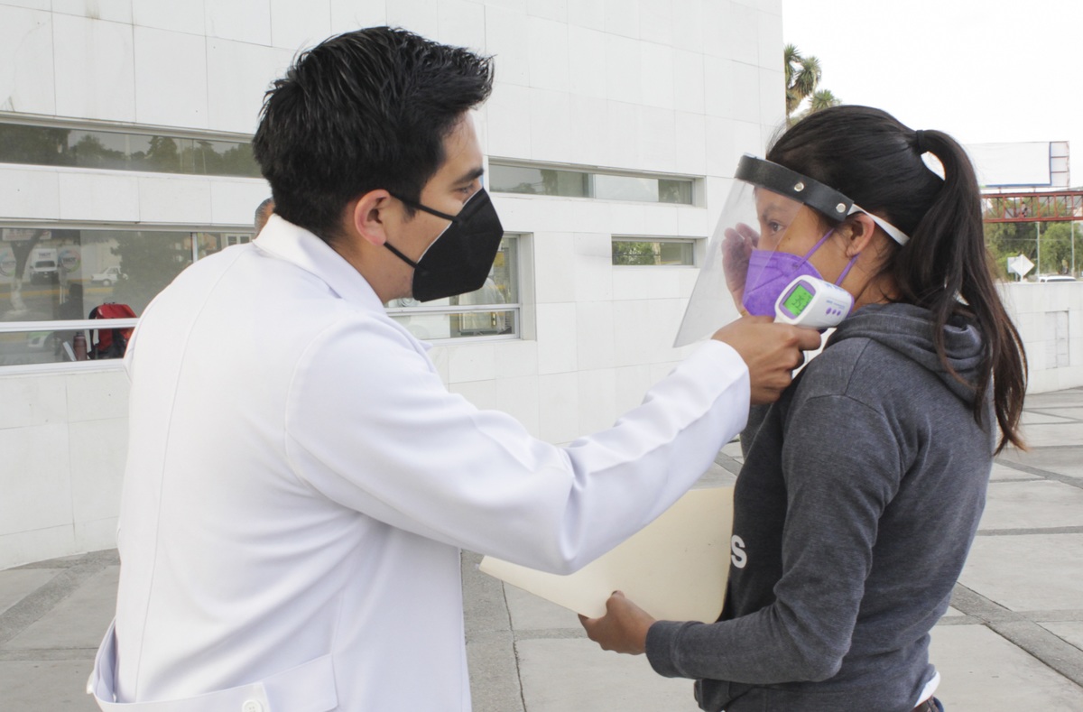 Universidades refuerzan sus filtros sanitarios para evitar contagios de covid. (Especial)