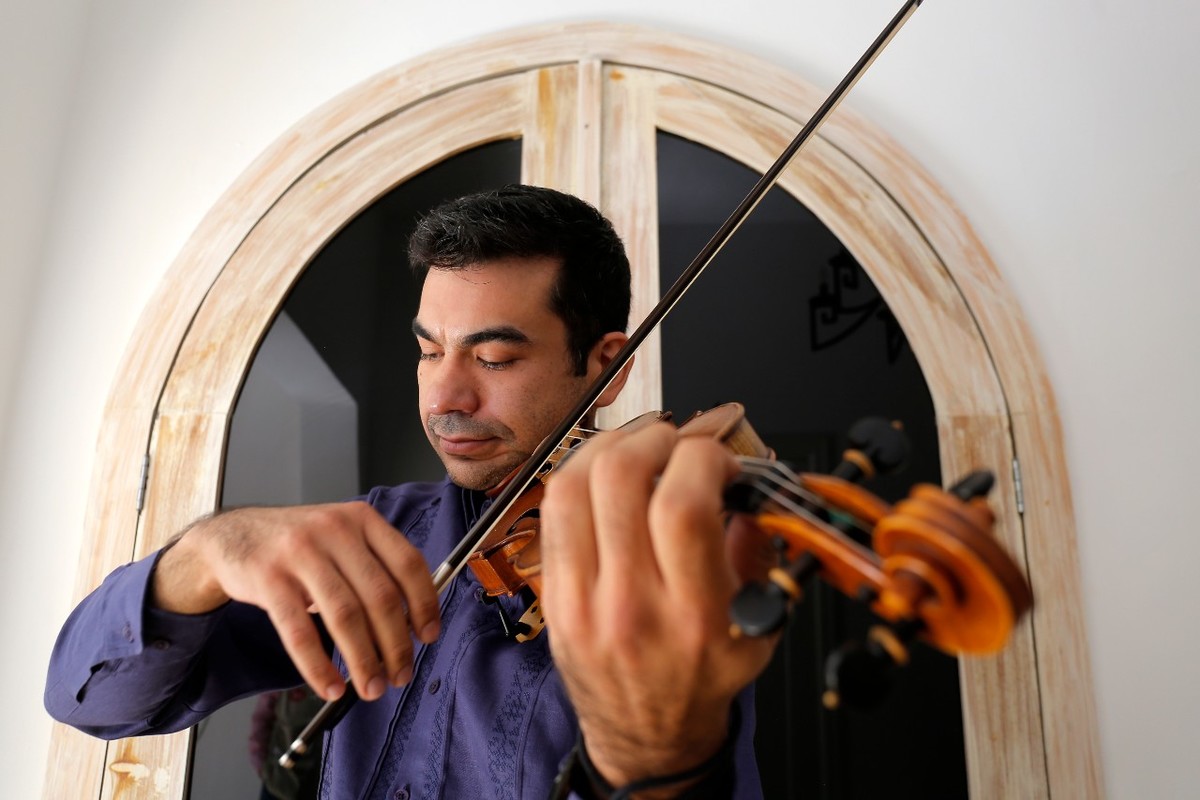 Ismael Estevané tenía planeado radicar en la orquesta un tiempo breve que se han convertido en siete años. (Mauricio Román)