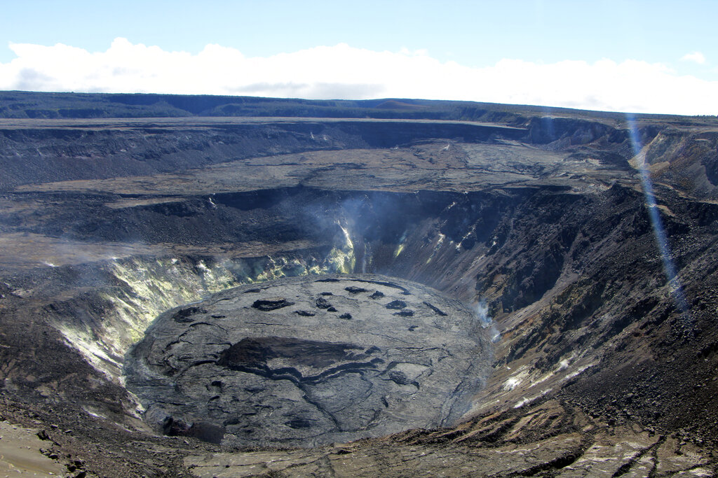 Kilauea se encuentra en la Isla Grande de Hawai, a unos 320 kilómetros al sur de Honolulu. (AP)