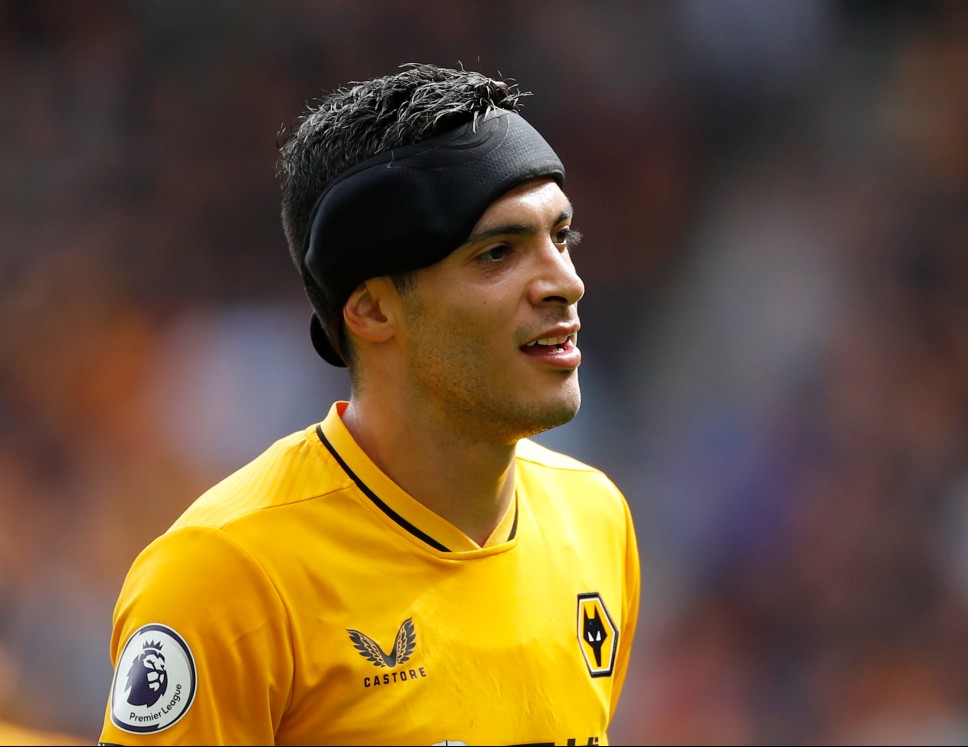 Raúl Jiménez en partido contra el Tottenham (Reuters)
