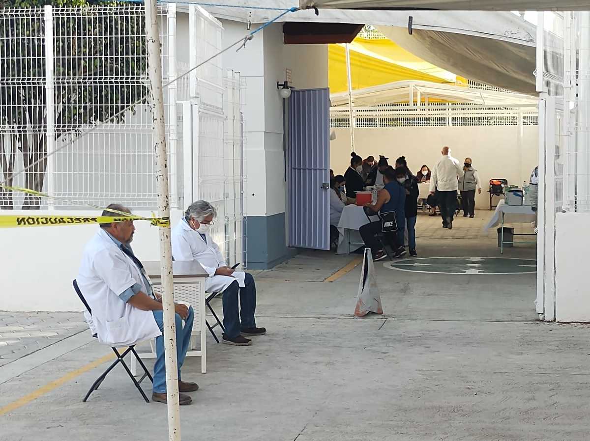 Vacunación anticovid para millennials en Momoxpan. (Angélica Tenahua)